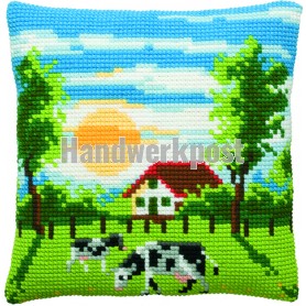 kruissteekkussen landschap in ochtendsfeer