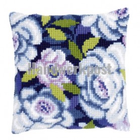 kruissteekkussen lavendelblauwe bloemen