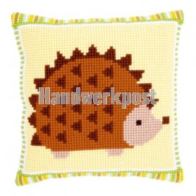 kruissteekkussen in het bos, baby egel