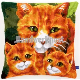 kruissteekkussen rode poes met kittens