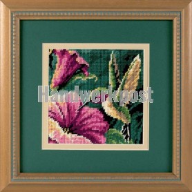 halve kruissteekpakket kolibrie op bloem