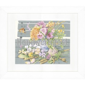 borduurpakket marjolein bastin, bloemen op bank