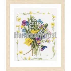 borduurpakket marjolein bastin, veldboeket met bloemenrand