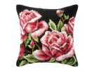 kruissteekkussen rose rozen op zwart