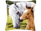 kruissteekkussen paard met veulen